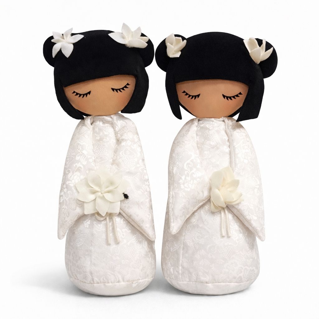 Pareja de novios Japonesa KUMIS con combinaciones plurales