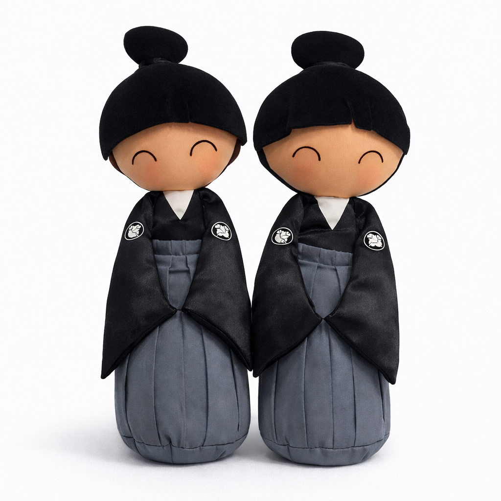 Pareja de novios Japonesa KUMIS con combinaciones plurales