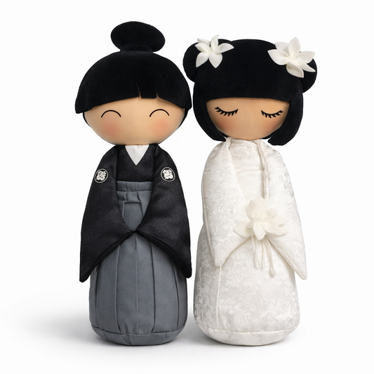 Pareja de novios Japonesa KUMIS con combinaciones plurales