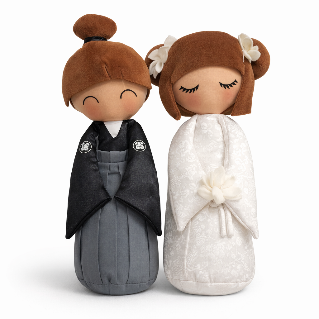 Pareja de novios Japonesa KUMIS con combinaciones plurales